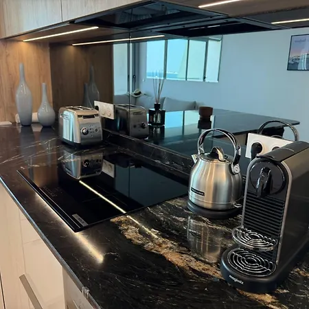 Vue 45m2 Avec Grande Terrasse 20m2 *